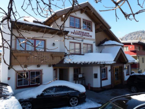 Отель Hotel Garni Landhaus Trenkenbach, Шладминг